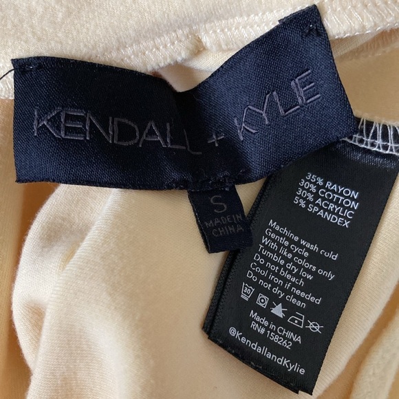 KENDALL + KYLIE Turtleneck Bodysuit With Keyhole in Vanilla Bean size S - Picture 4 of 6